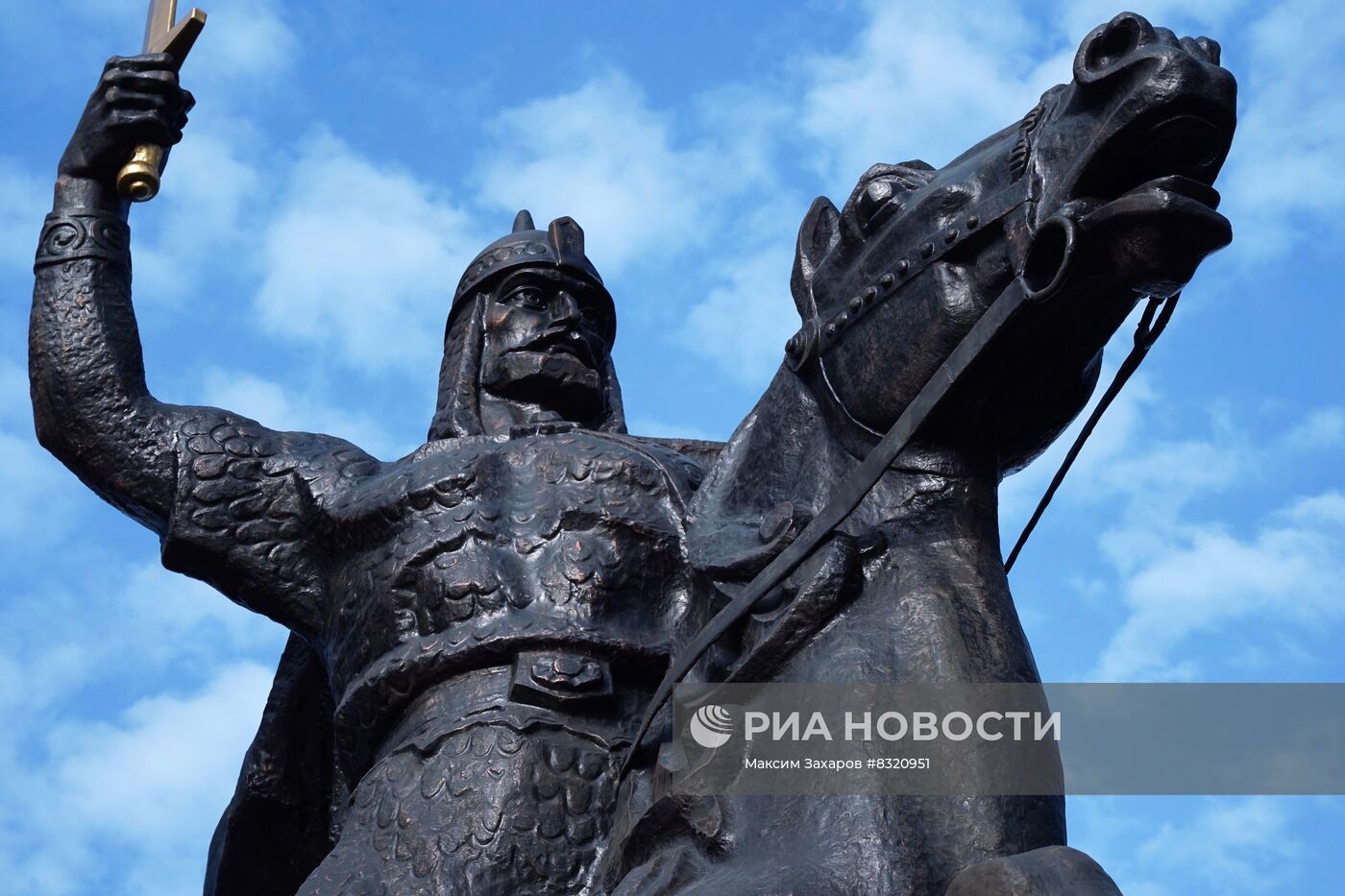 Открытие восстановленного мемориала "Князь Игорь" в ЛНР