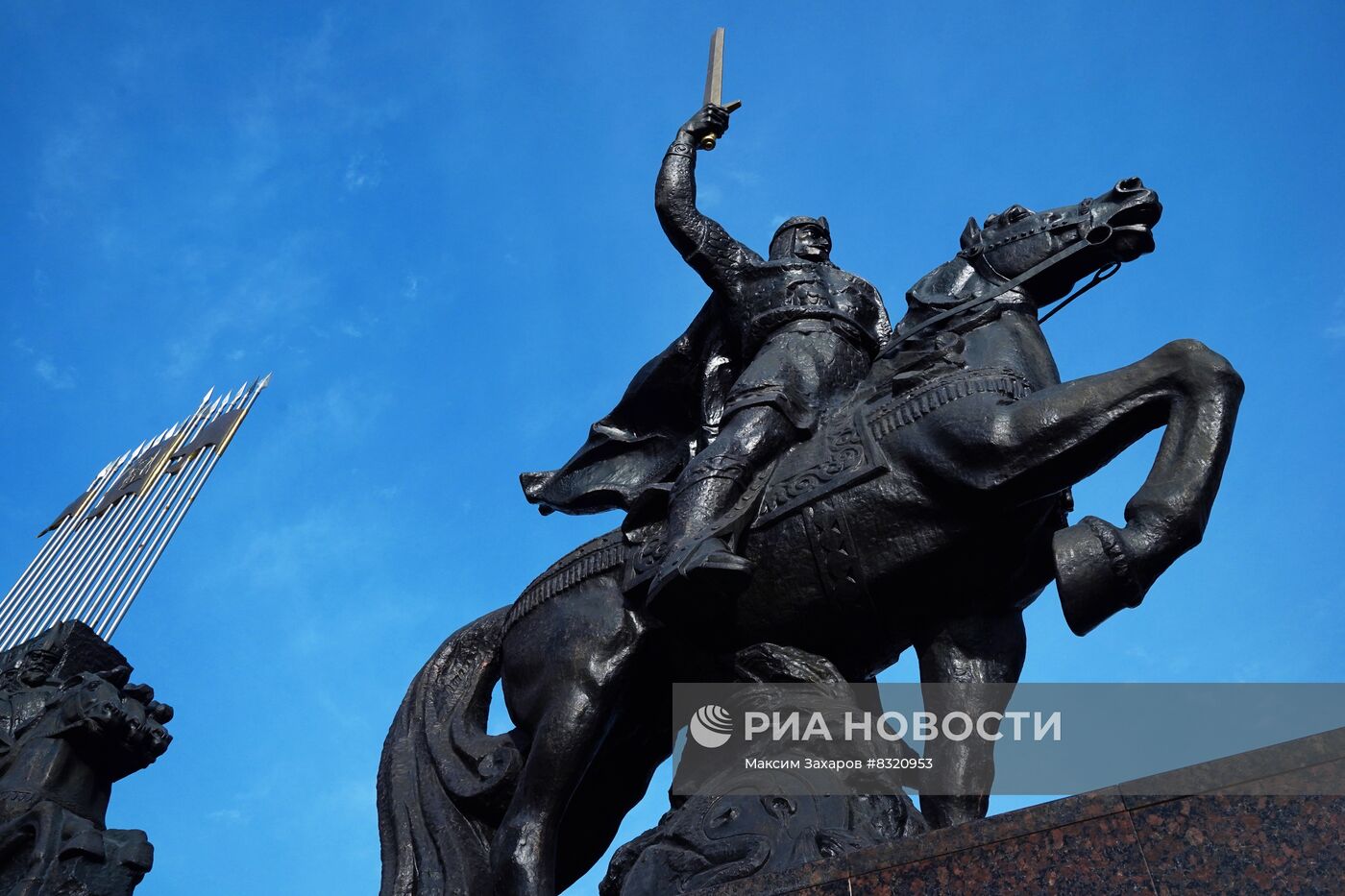 Открытие восстановленного мемориала "Князь Игорь" в ЛНР