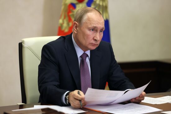 Президент РФ В. Путин провел мероприятие по вопросам развития отечественной селекции и генетики