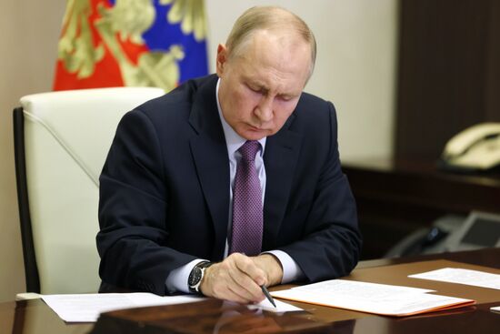 Президент РФ В. Путин провел мероприятие по вопросам развития отечественной селекции и генетики