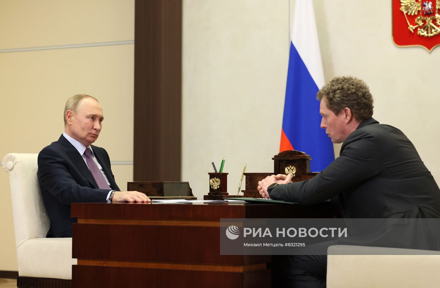 Президент РФ В. Путин встретился с руководителем ФНС Д. Егоровым