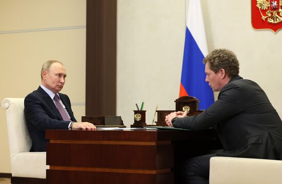 Президент РФ В. Путин встретился с руководителем ФНС Д. Егоровым