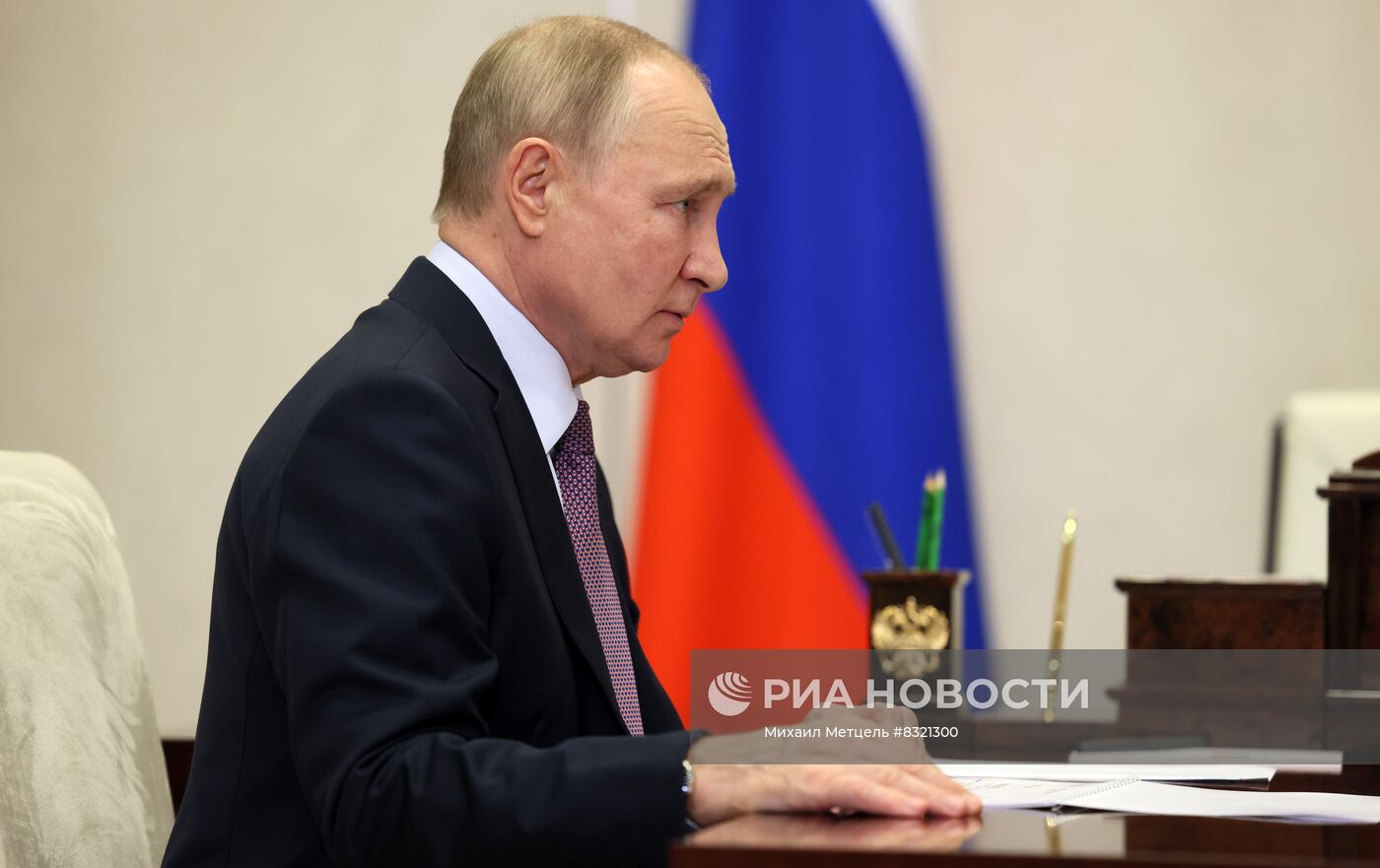 Президент РФ В. Путин встретился с руководителем ФНС Д. Егоровым