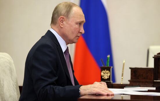 Президент РФ В. Путин встретился с руководителем ФНС Д. Егоровым