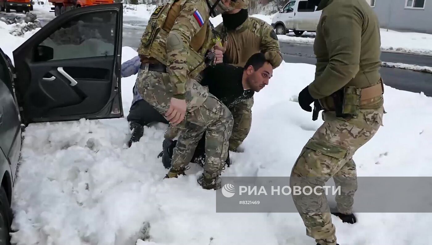 ФСБ РФ пресекла деятельность преступной группы по незаконному обороту оружия