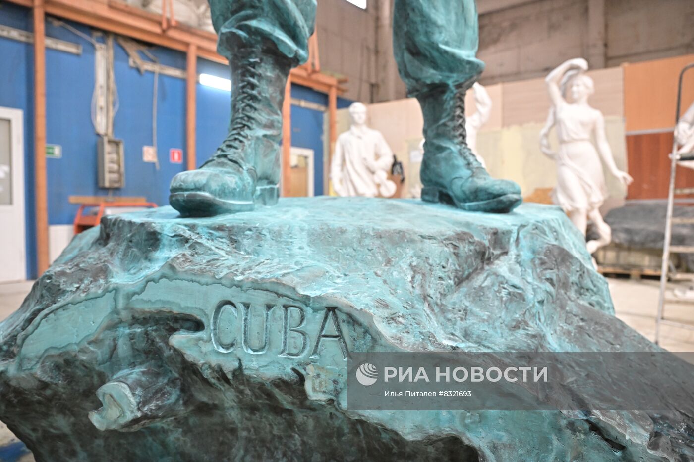 Памятник Фиделю Кастро в мастерской скульптора