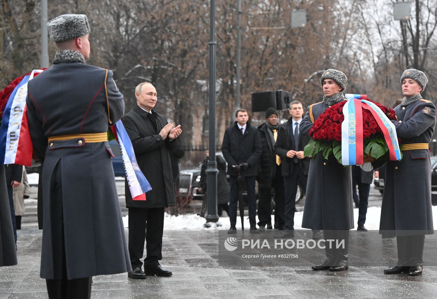 Президенты России и Кубы В. Путин и М. Диас-Канель приняли участие в открытии памятника Фиделю Кастро
