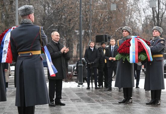 Президенты России и Кубы В. Путин и М. Диас-Канель приняли участие в открытии памятника Фиделю Кастро