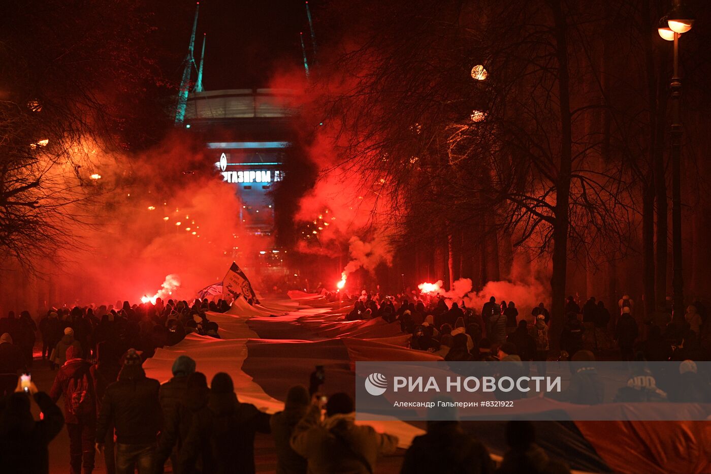 600-метровый сербско-российский флаг развернули в Санкт-Петербурге