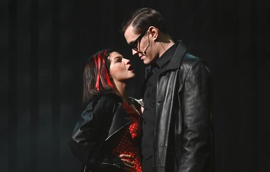 Спектакль "Нежданно-негаданно" в МХАТ им. М. Горького