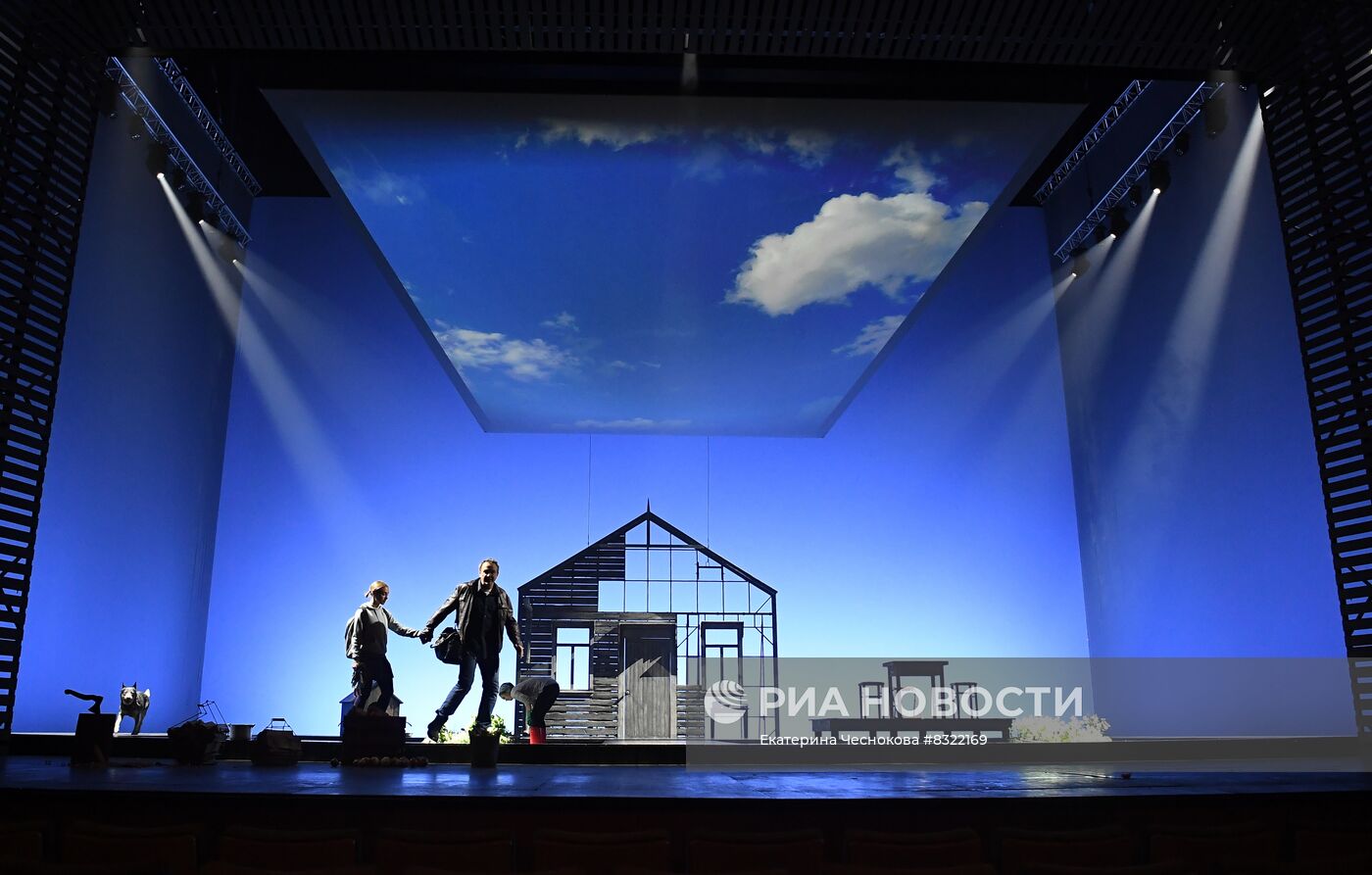 Спектакль "Нежданно-негаданно" в МХАТ им. М. Горького