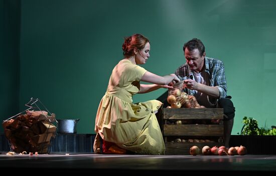 Спектакль "Нежданно-негаданно" в МХАТ им. М. Горького