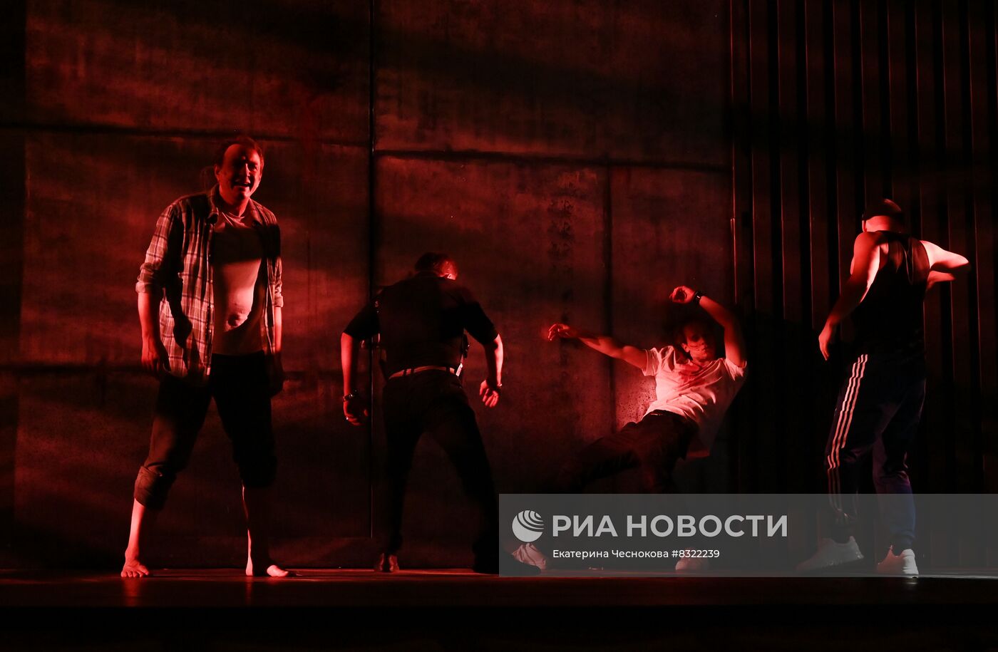 Спектакль "Нежданно-негаданно" в МХАТ им. М. Горького