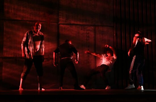 Спектакль "Нежданно-негаданно" в МХАТ им. М. Горького