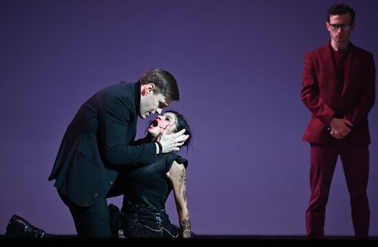 Спектакль "Нежданно-негаданно" в МХАТ им. М. Горького