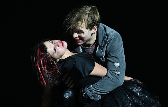 Спектакль "Нежданно-негаданно" в МХАТ им. М. Горького