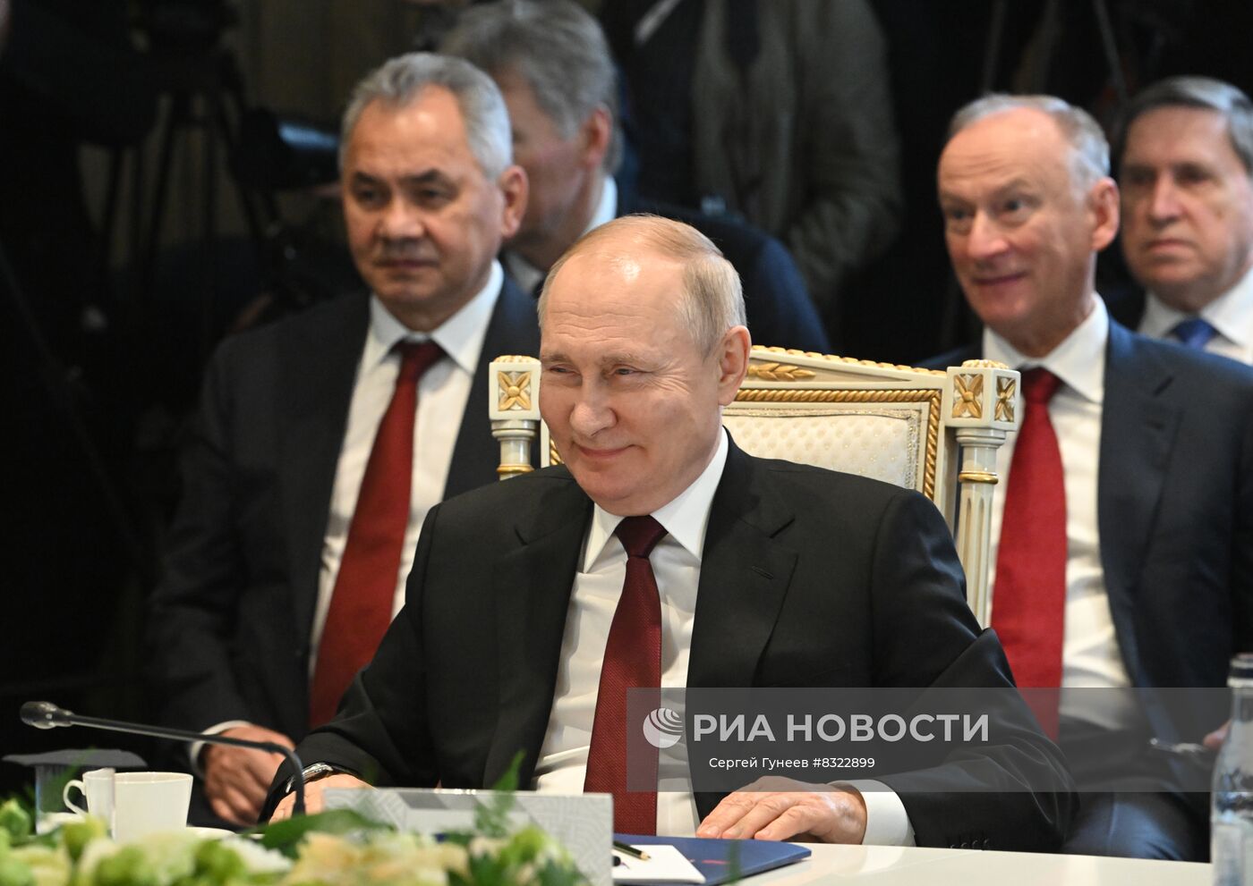 23 ноября 2022. Президент РФ Владимир Путин во время очередной сессии Совета коллективной безопасности Организации Договора о коллективной безопасности (ОДКБ) в расширенном составе в Ереване. Место: Армения, Ереван. Автор: Сергей Гунеев/РИА Новости. Президент РФ В. Путин принял участие в сессии Совета коллективной безопасности ОДКБ