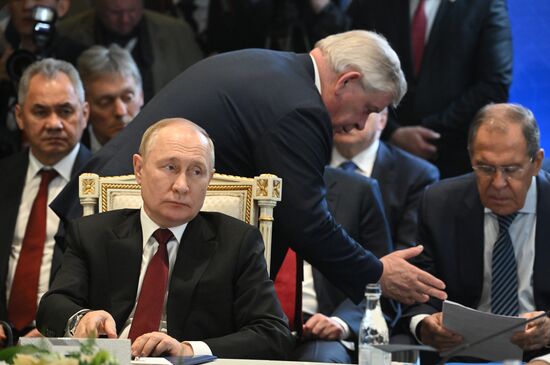 Президент РФ В. Путин принял участие в сессии Совета коллективной безопасности ОДКБ