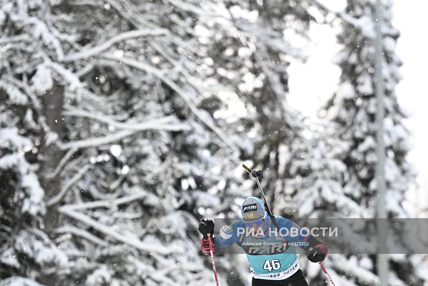 Эдуард Латыпов (Россия) на дистанции спринта 10 км среди мужчин на Кубке России по биатлону в Ханты-Мансийске. Место: Россия, Ханты-Мансийск. Автор: Алексей Филиппов/РИА Новости. Биатлон. Кубок России. Мужчины. Спринт