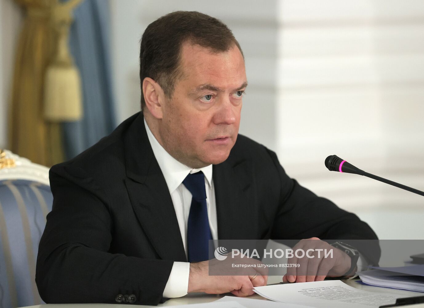 Зампред Совбеза РФ Д. Медведев провел заседание президиума Совета по науке и образованию