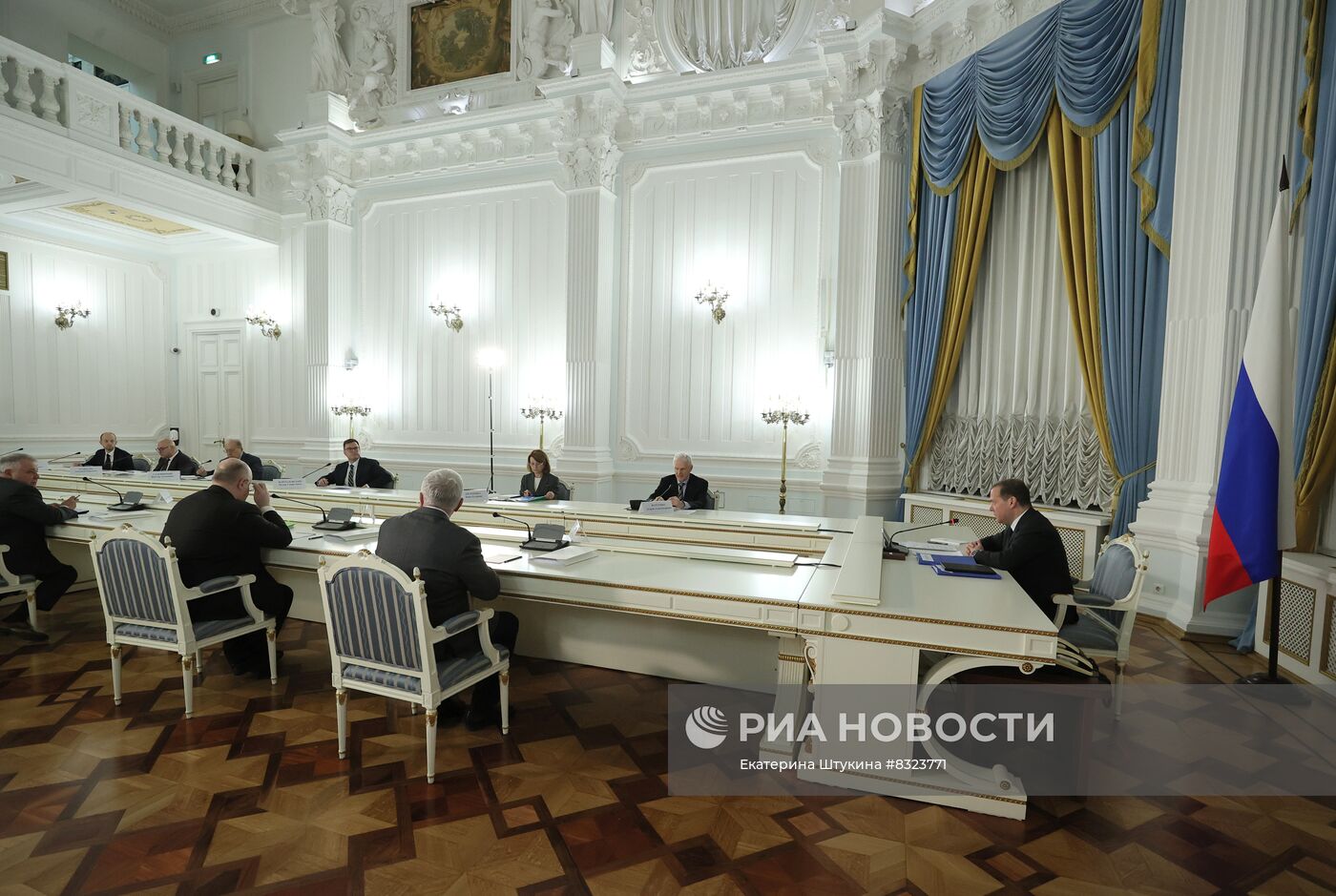 Зампред Совбеза РФ Д. Медведев провел заседание президиума Совета по науке и образованию