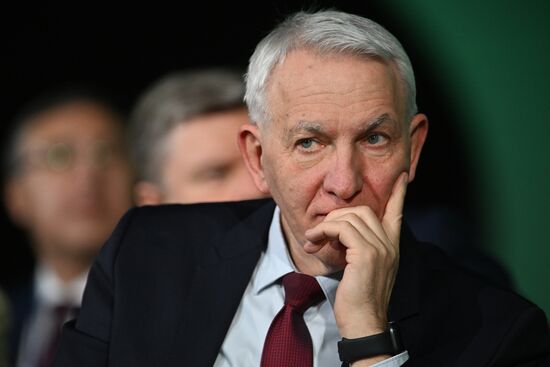 Президент РФ В. Путин принял участие в международной конференции "Путешествие в мир искусственного интеллекта"