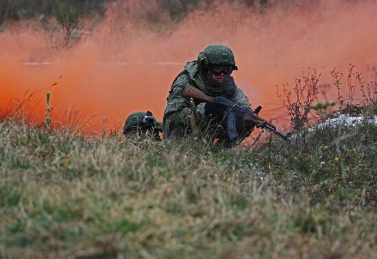 Прохождение психологической полосы морскими пехотинцами в Калининграде