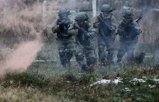 Прохождение психологической полосы морскими пехотинцами в Калининграде