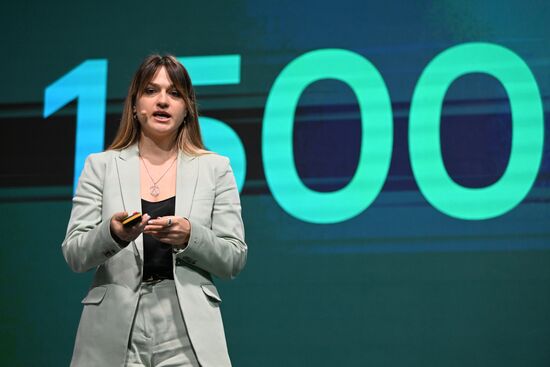 Президент РФ В. Путин принял участие в международной конференции "Путешествие в мир искусственного интеллекта"