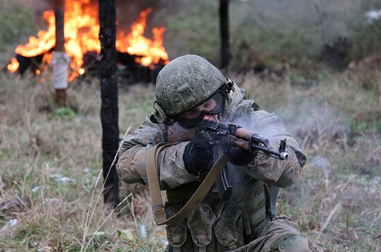 Прохождение психологической полосы морскими пехотинцами в Калининграде