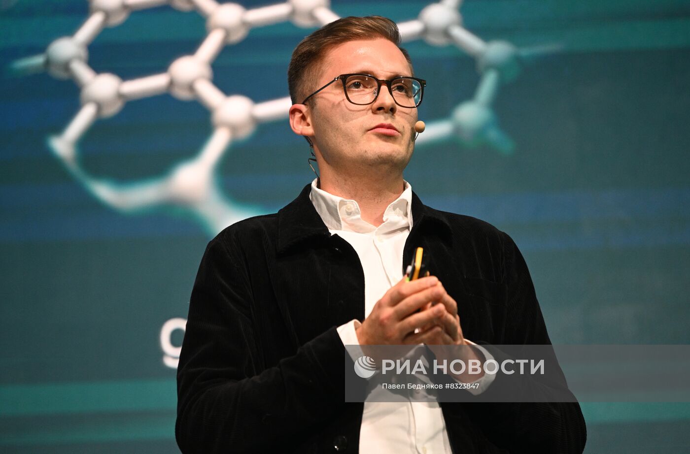 Президент РФ В. Путин принял участие в международной конференции "Путешествие в мир искусственного интеллекта"