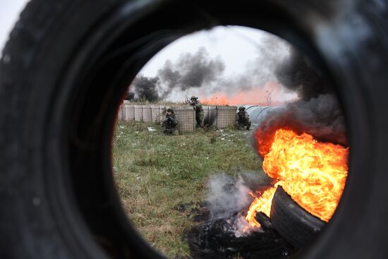 Прохождение психологической полосы морскими пехотинцами в Калининграде