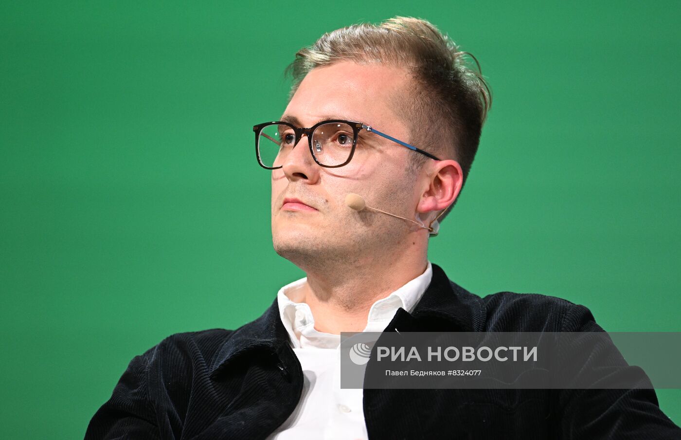 Представитель НИИ искусственного интеллекта AIRI Семен Буденый на международной конференции "Путешествие в мир искусственного интеллекта". Сбербанк проводит международную конференцию по искусственному интеллекту Artificial Intelligence Journey в Москве. Место: Россия, Москва. Автор: Павел Бедняков/РИА Новости. Конференция Сбера по искусственному интеллекту