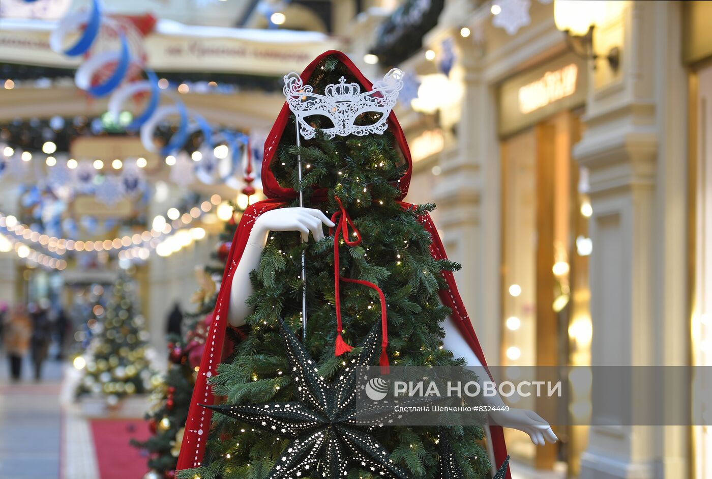 Новогоднее украшение ГУМа