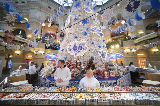 Новогоднее украшение ГУМа