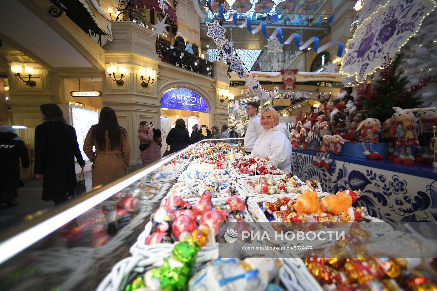 Новогоднее украшение ГУМа