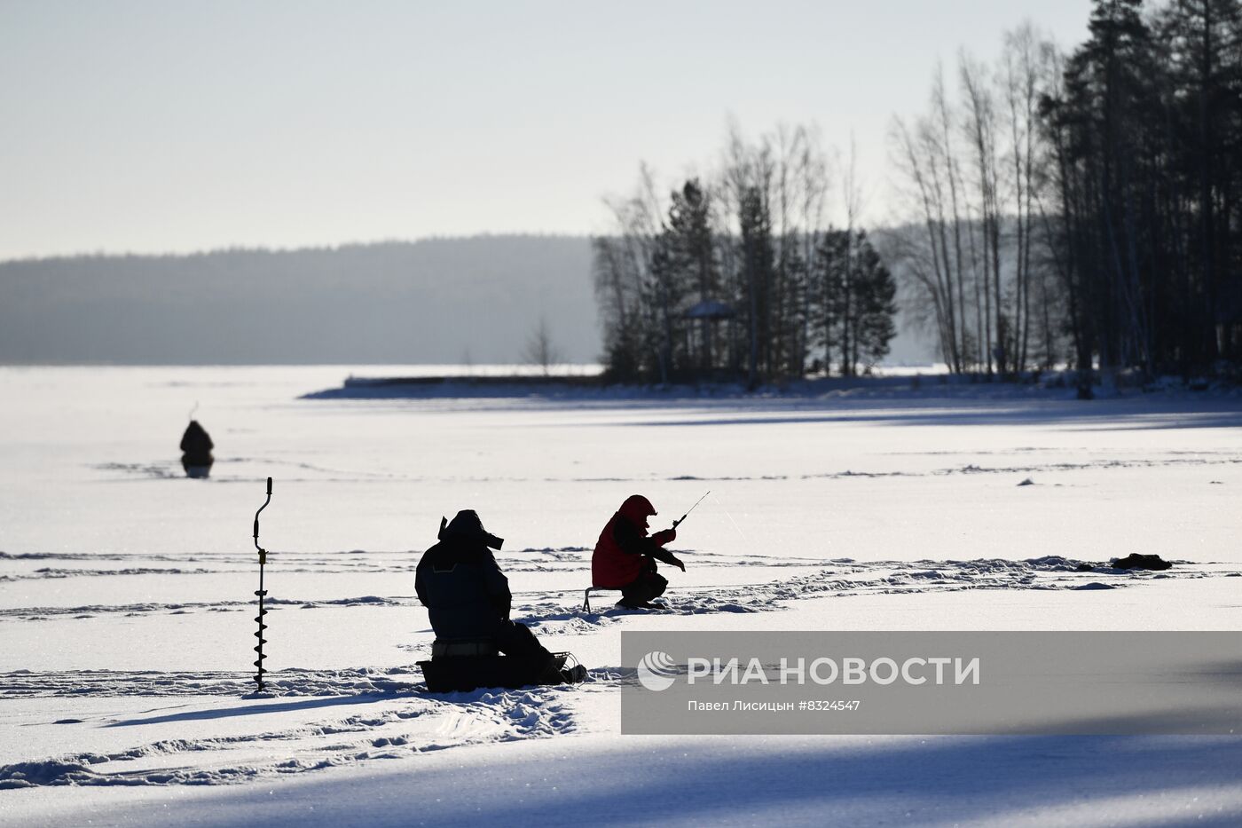 Подледная рыбалка в Свердловской области