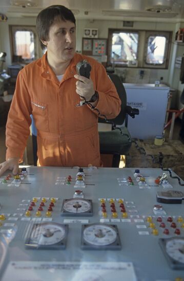 Самоподъемная буровая установка "Оха"