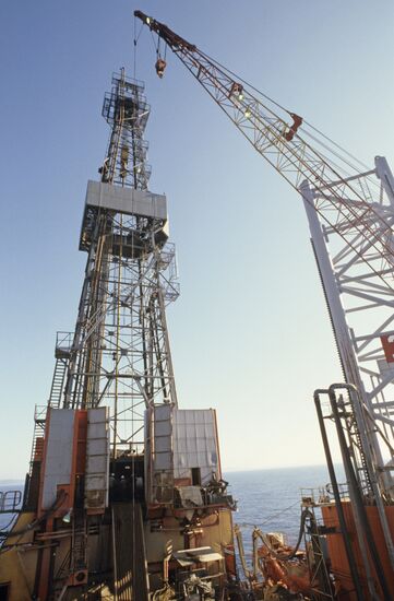 Самоподъемная буровая установка "Оха"