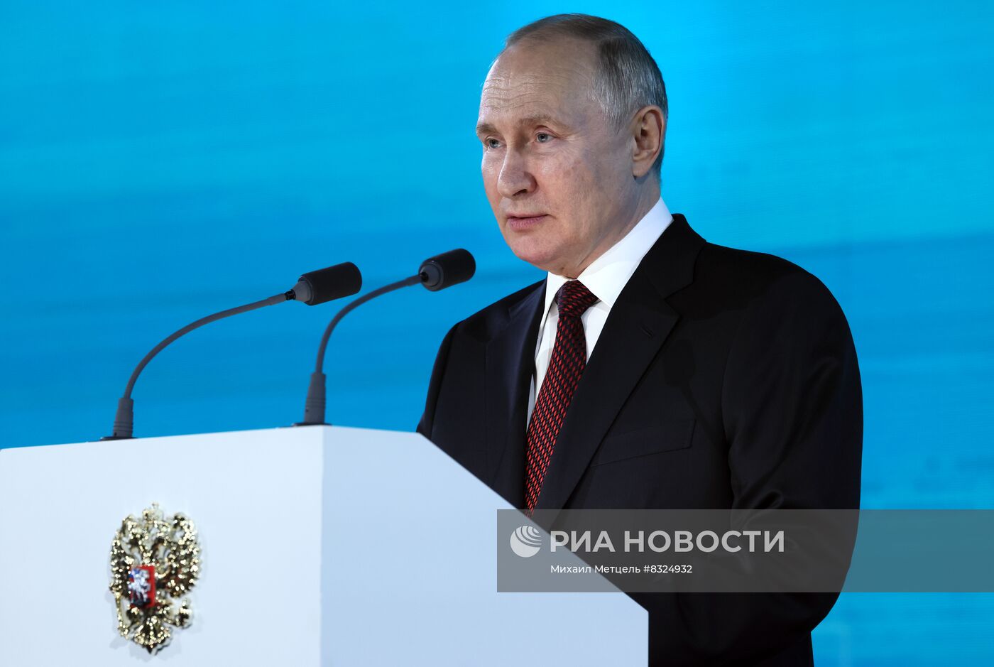 Президент РФ В. Путин принял участие в мероприятиях, посвященных 15-летию корпорации "Ростех"
