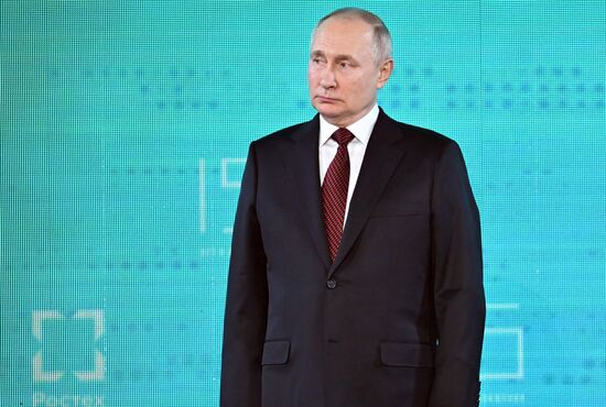 Президент РФ В. Путин принял участие в мероприятиях, посвященных 15-летию корпорации "Ростех"