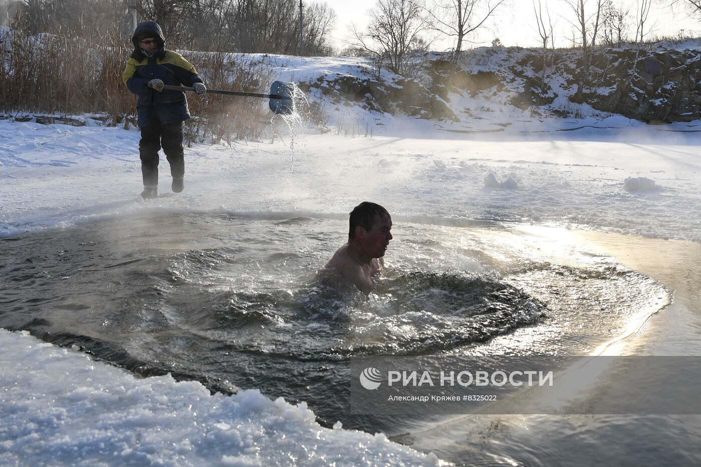 Открытие купального сезона моржей в Сибири