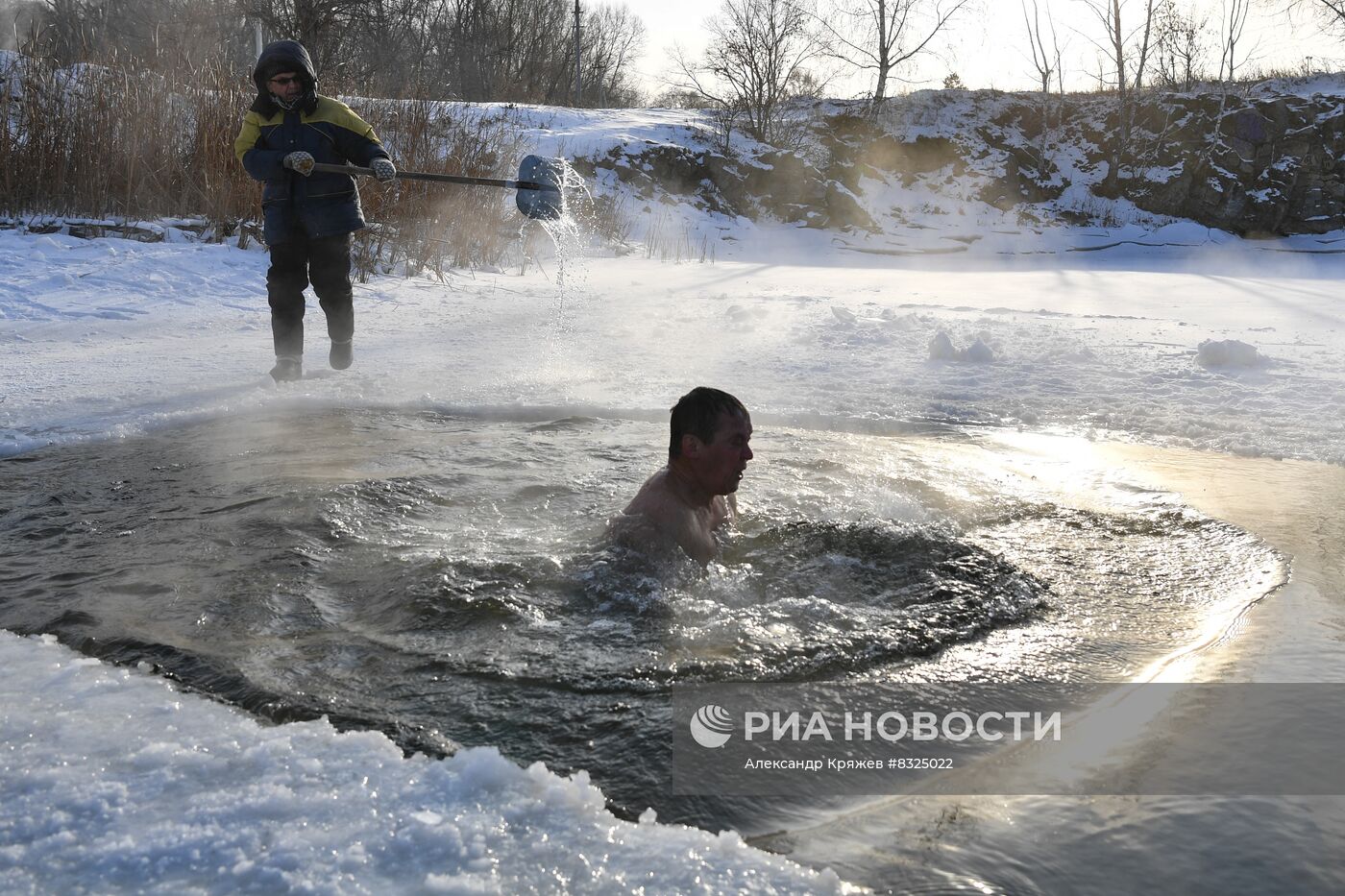 Открытие купального сезона моржей в Сибири