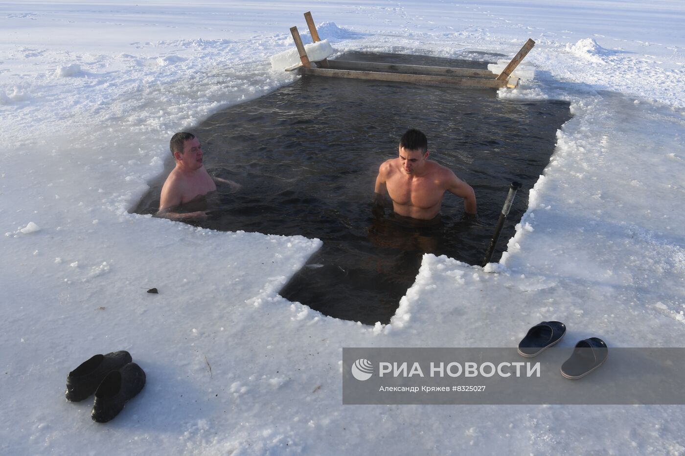 Открытие купального сезона моржей в Сибири