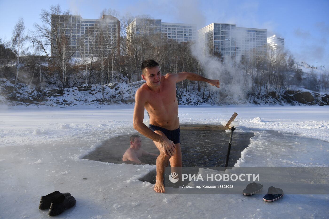 Открытие купального сезона моржей в Сибири