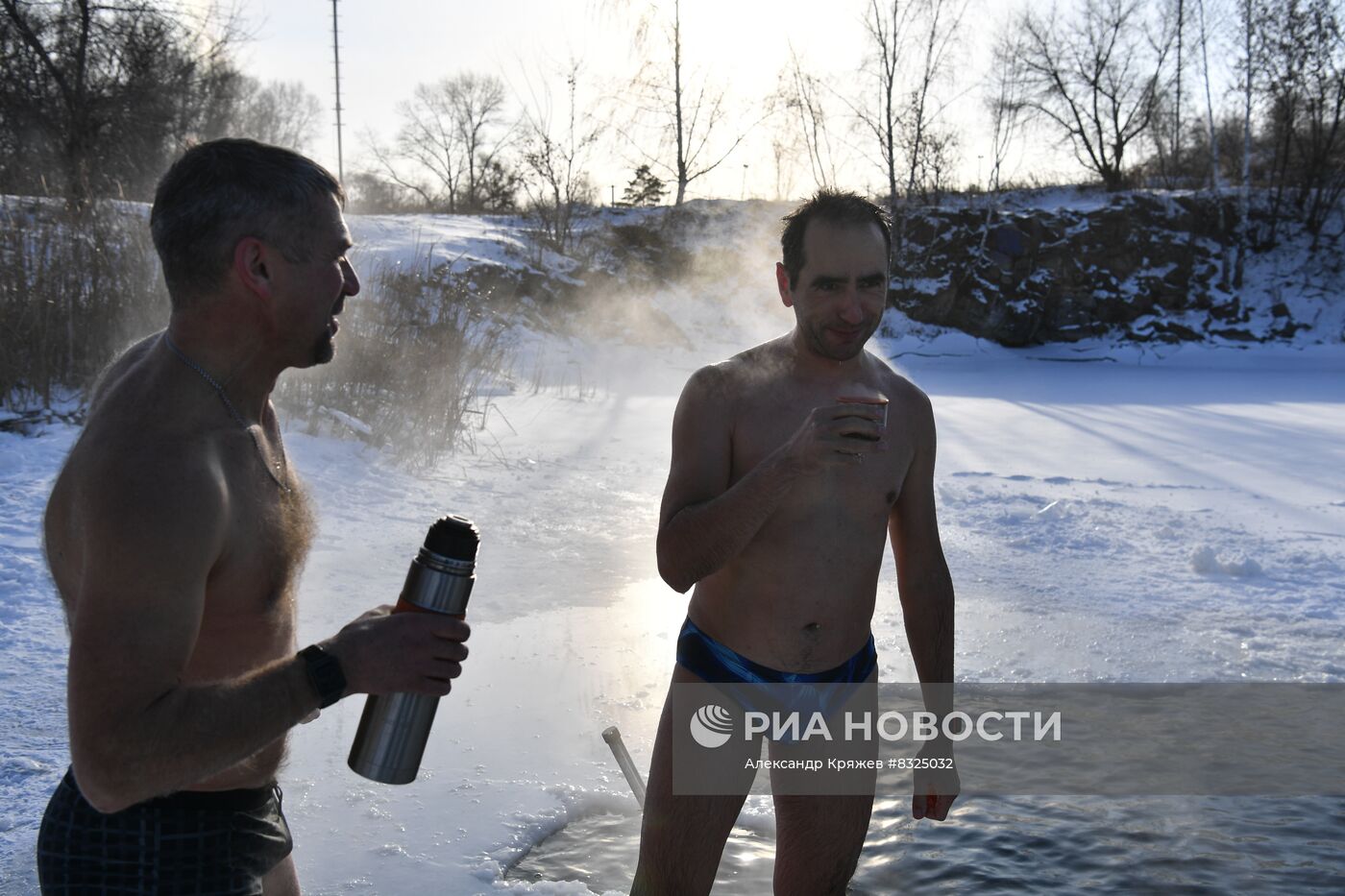 Открытие купального сезона моржей в Сибири