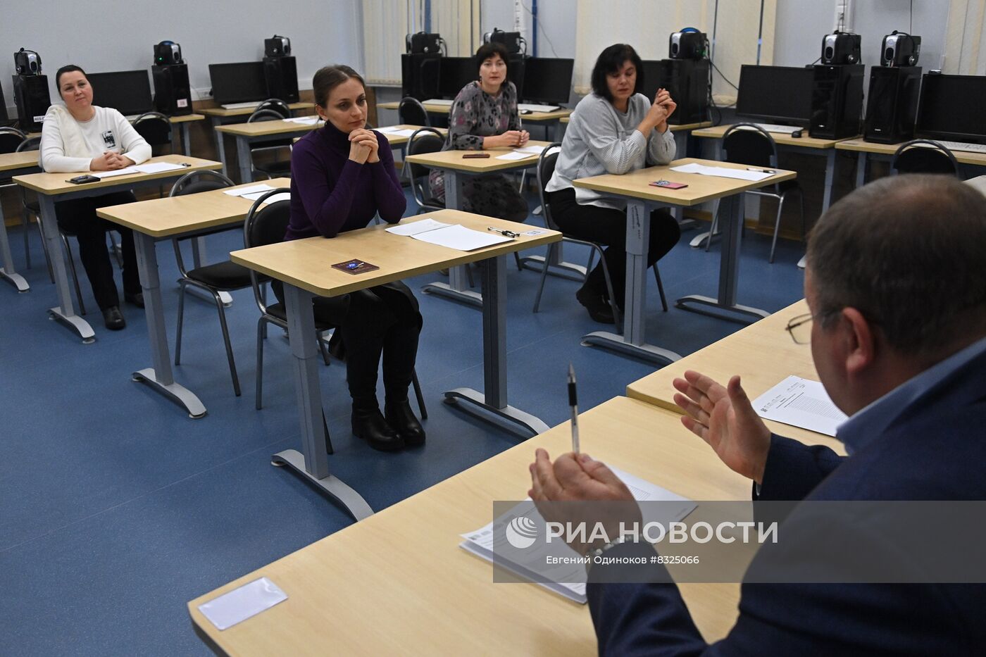 Пробный ЕГЭ для родителей московских старшеклассников