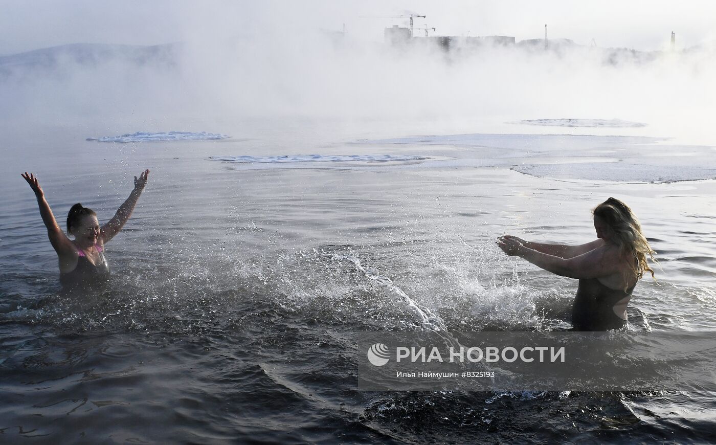 Открытие купального сезона моржей в Сибири