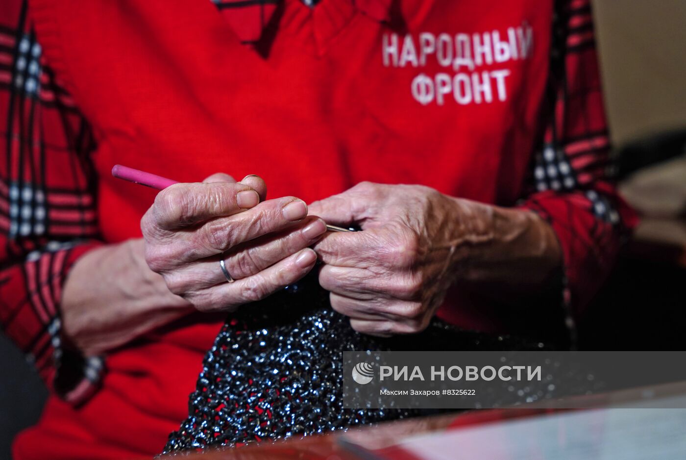 Военнослужащие РФ поздравили 71-летнюю волонтерку Наталью Богдановну с Днем матери