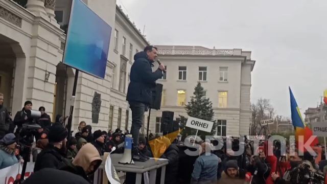 Выступление оппозиционеров на митинге в Кишиневе